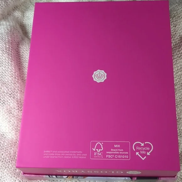 GlossyBox Barbie Cleanser&Box/Hydrating Mist&Vintage Cosmetic Satin Pillowcase - Picture 13 of 16
